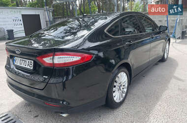 Седан Ford Fusion 2015 в 
