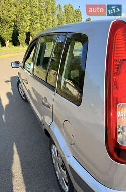 Хэтчбек Ford Fusion 2009 в 