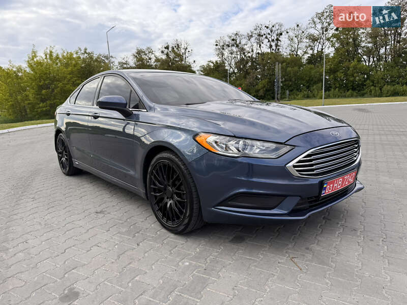 Седан Ford Fusion 2018 в 