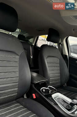 Седан Ford Fusion 2015 в 