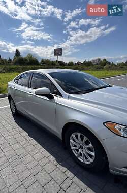 Седан Ford Fusion 2016 в 