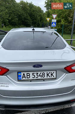 Седан Ford Fusion 2015 в 