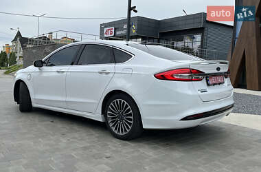 Седан Ford Fusion 2016 в 