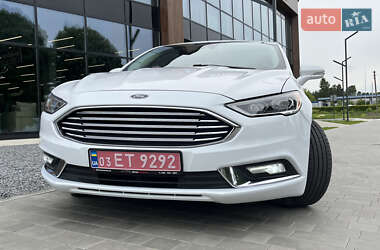 Седан Ford Fusion 2016 в 