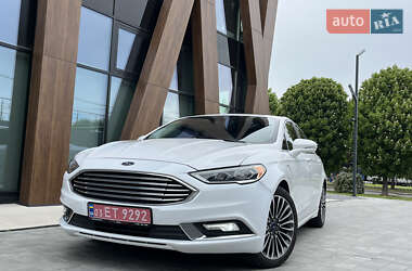 Седан Ford Fusion 2016 в 