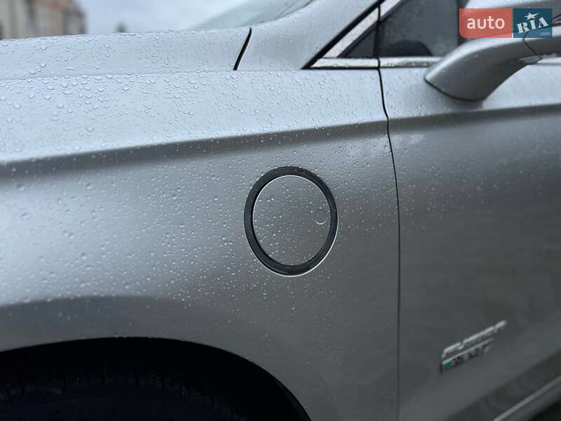 Седан Ford Fusion 2017 в Львове
