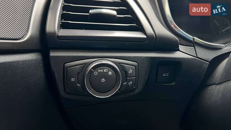 Седан Ford Fusion 2017 в Львове