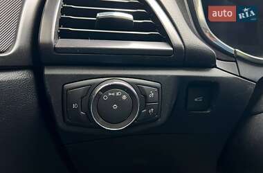 Седан Ford Fusion 2017 в 