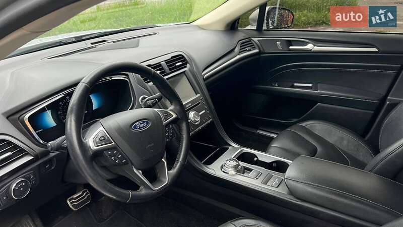Седан Ford Fusion 2017 в Львове
