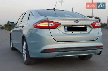 Седан Ford Fusion 2012 в 