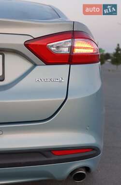 Седан Ford Fusion 2012 в 