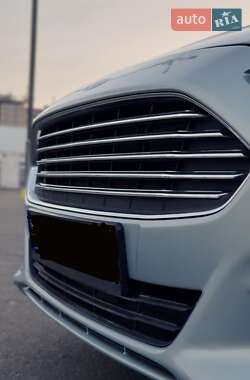 Седан Ford Fusion 2012 в 