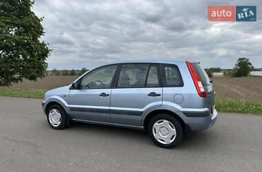 Хэтчбек Ford Fusion 2006 в 