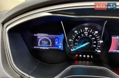 Седан Ford Fusion 2012 в 