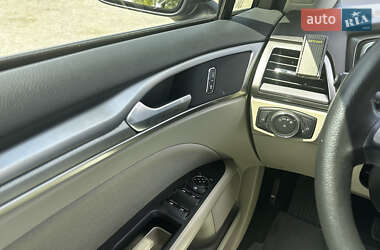 Седан Ford Fusion 2018 в 