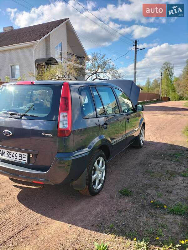 Хэтчбек Ford Fusion 2011 в 
