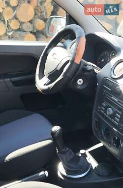 Хэтчбек Ford Fusion 2011 в 