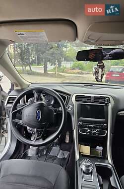 Седан Ford Fusion 2016 в 