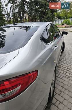Седан Ford Fusion 2016 в 
