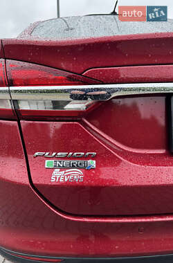 Седан Ford Fusion 2016 в 