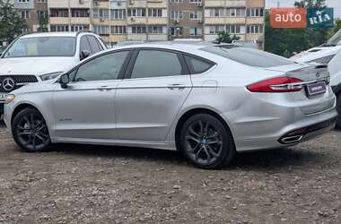 Седан Ford Fusion 2017 в 