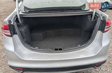 Седан Ford Fusion 2017 в 