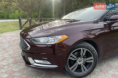 Седан Ford Fusion 2016 в 