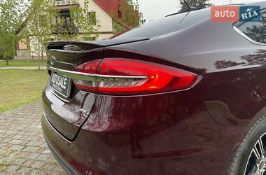 Седан Ford Fusion 2016 в 