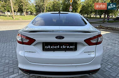 Седан Ford Fusion 2015 в 