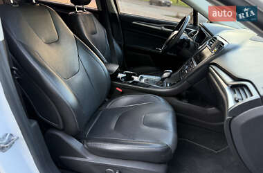 Седан Ford Fusion 2015 в 