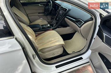 Седан Ford Fusion 2016 в 