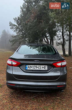Седан Ford Fusion 2015 в 