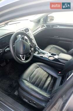 Седан Ford Fusion 2013 в 