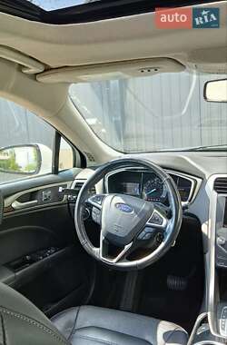 Седан Ford Fusion 2013 в 