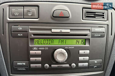 Хэтчбек Ford Fusion 2010 в 