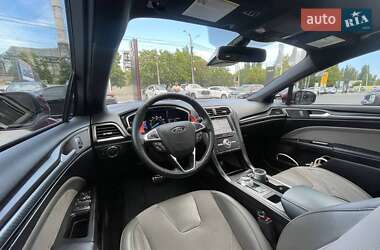 Седан Ford Fusion 2017 в 