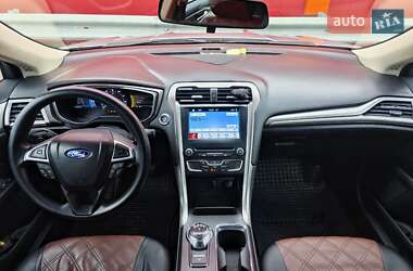 Седан Ford Fusion 2017 в 