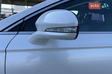 Седан Ford Fusion 2015 в 