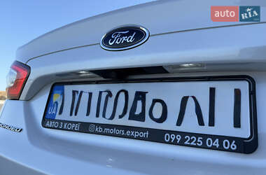 Седан Ford Fusion 2015 в 