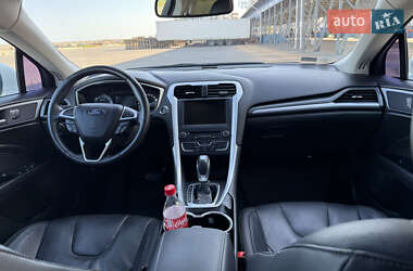 Седан Ford Fusion 2015 в 