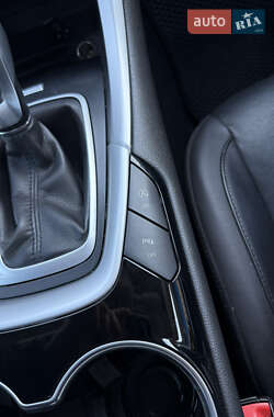 Седан Ford Fusion 2015 в 