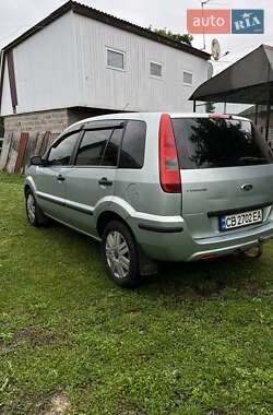 Хэтчбек Ford Fusion 2002 в 
