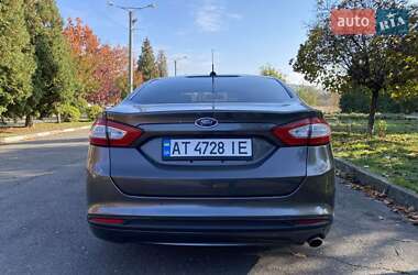 Седан Ford Fusion 2015 в 
