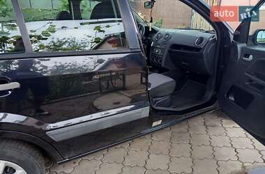 Хэтчбек Ford Fusion 2009 в 