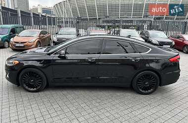 Седан Ford Fusion 2020 в Вараше