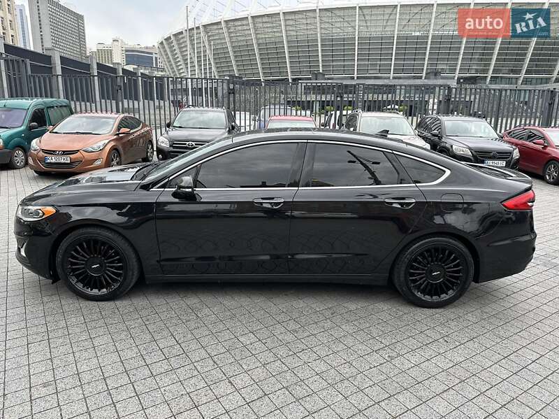 Седан Ford Fusion 2020 в 