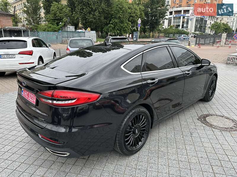 Ford Fusion 2020