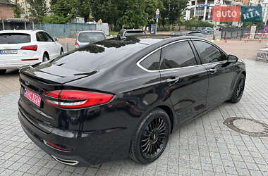 Седан Ford Fusion 2020 в 