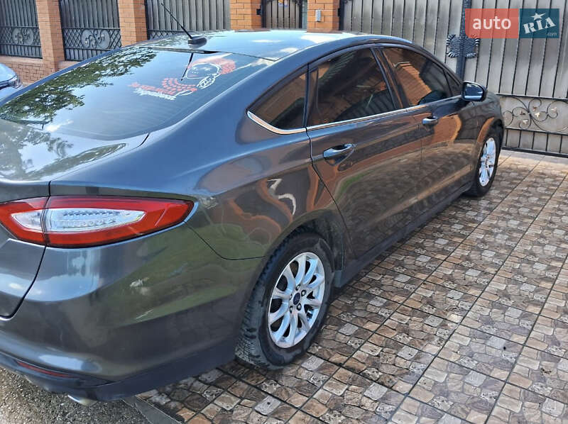Седан Ford Fusion 2015 в Ізмаїлі