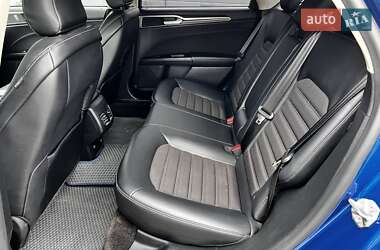 Седан Ford Fusion 2017 в 
